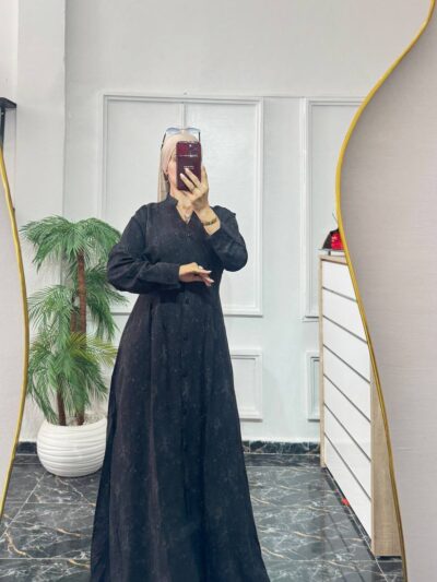 Robe longue en crêpe boutonnée à motif discret - Image 5
