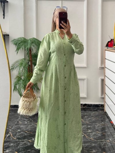 Robe longue en crêpe boutonnée à motif discret - Image 4